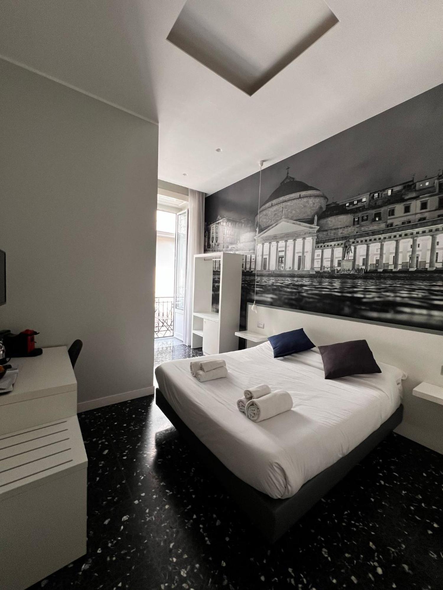 Beverello Rooms Neapel Exterior foto