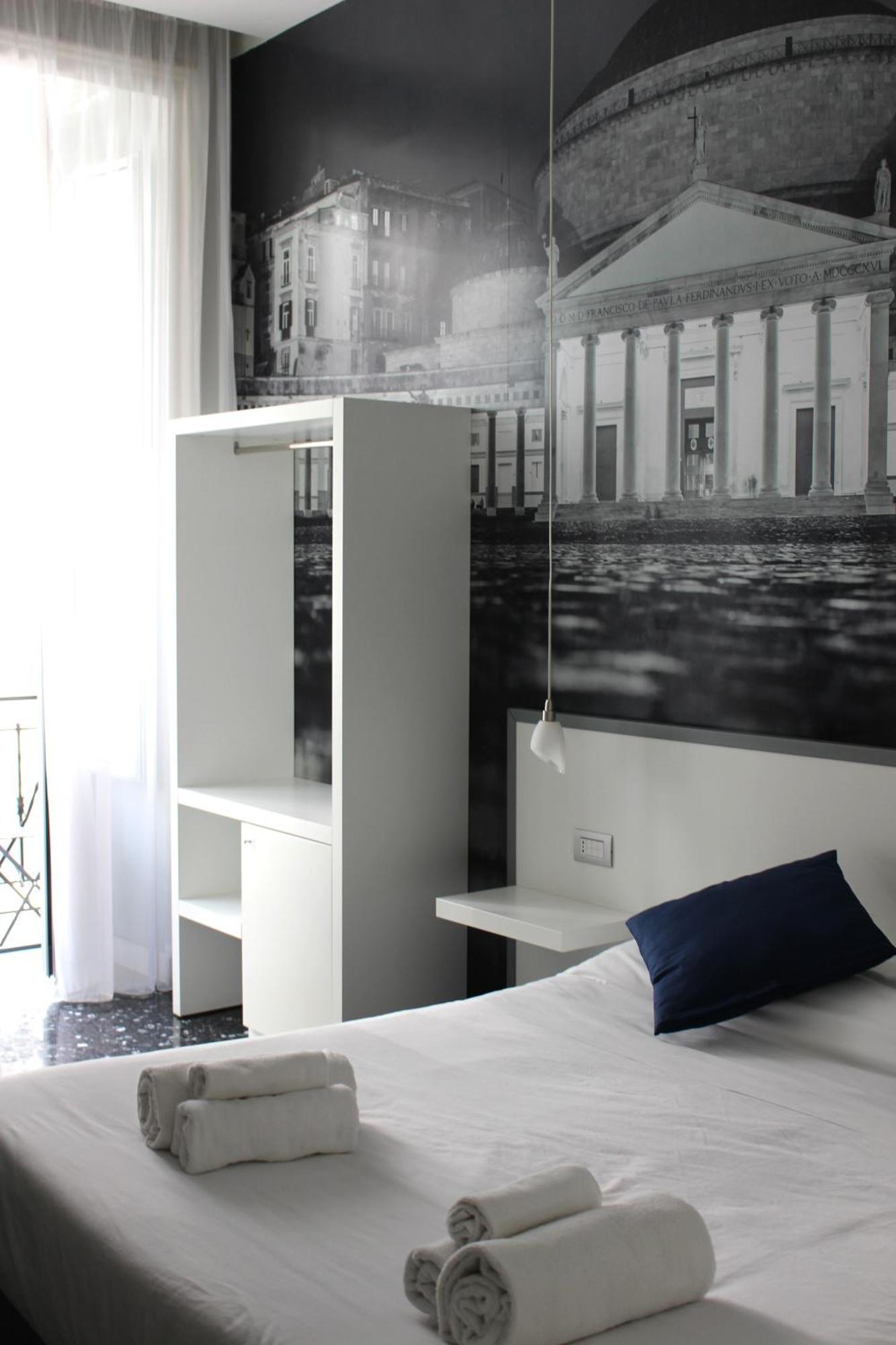 Beverello Rooms Neapel Exterior foto